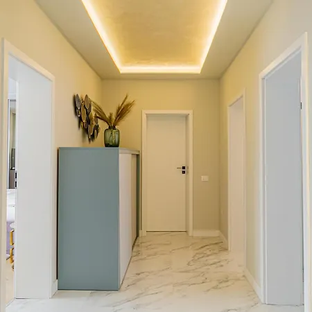 アパート Cozy Luxury Collection - Premium ブラショフ