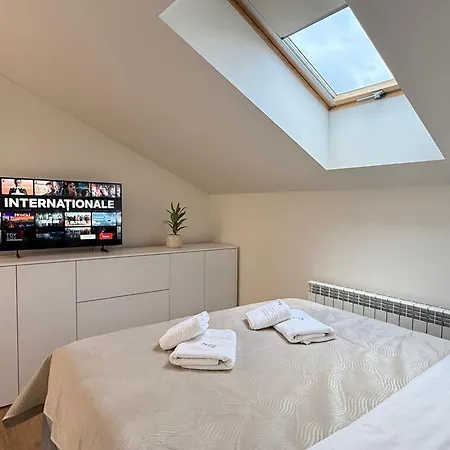 Cozy Luxury Collection - Premium ブラショフ